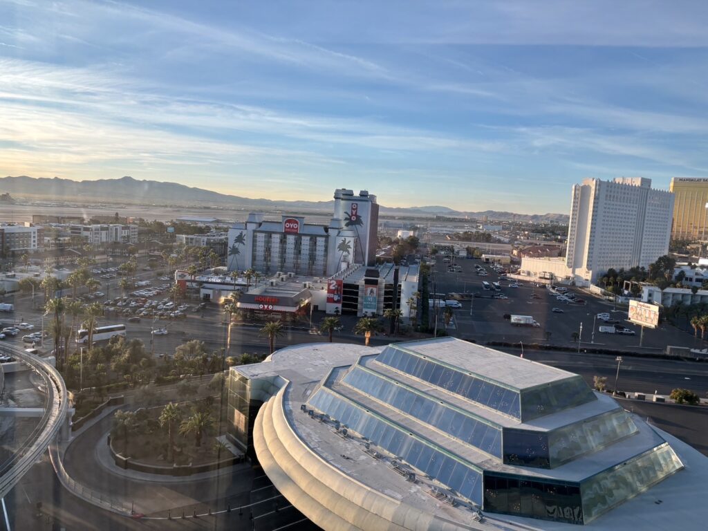 ラスベガス MGMホテル【宿泊レポ】部屋からの景色 朝 昼